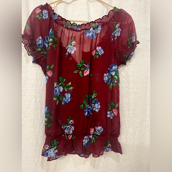 Hollister Flower Blouse - Picture 2 of 6